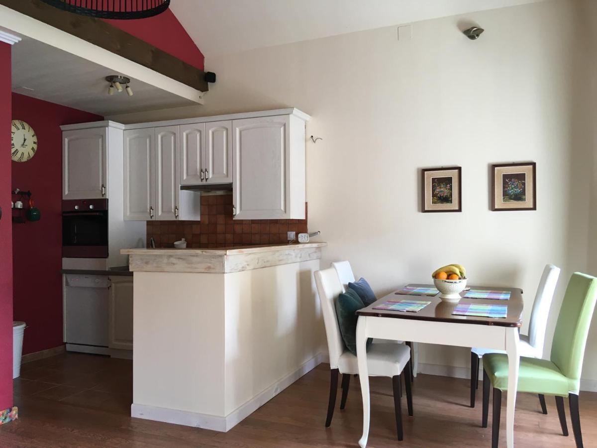 Apartman Little Yellow House